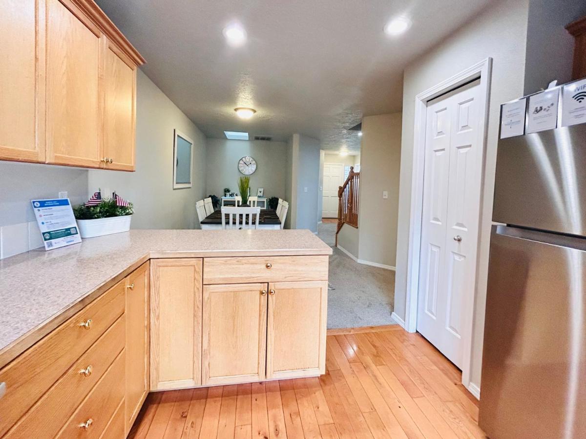 The Getaway Se Boise Condo Across The Street From Greenbelt, Bown Crossing And Boise River 3Bd 3Bath, 4 Beds! Lovely, Homey, Dining Table Seats 6 Exterior foto