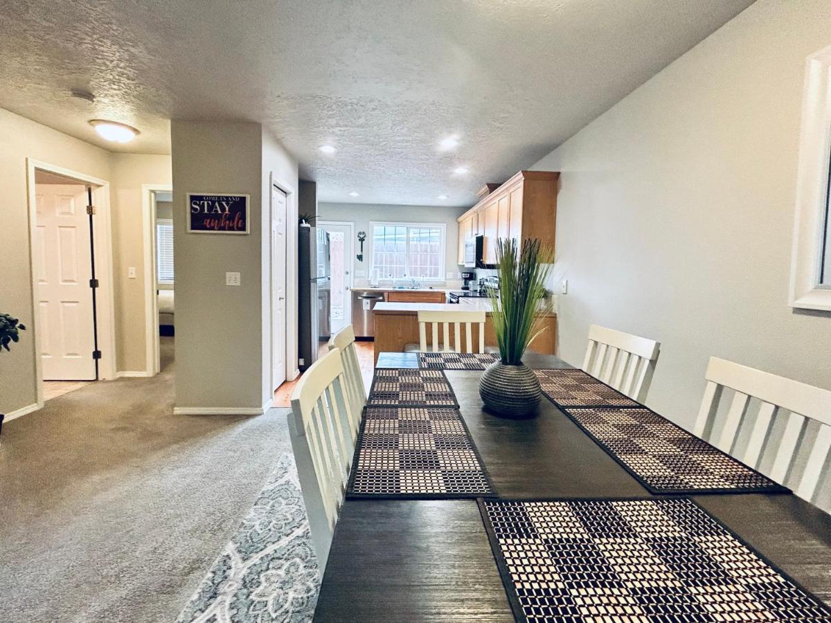 The Getaway Se Boise Condo Across The Street From Greenbelt, Bown Crossing And Boise River 3Bd 3Bath, 4 Beds! Lovely, Homey, Dining Table Seats 6 Exterior foto
